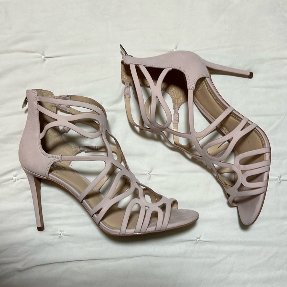 Beautiful dress sandals size 11